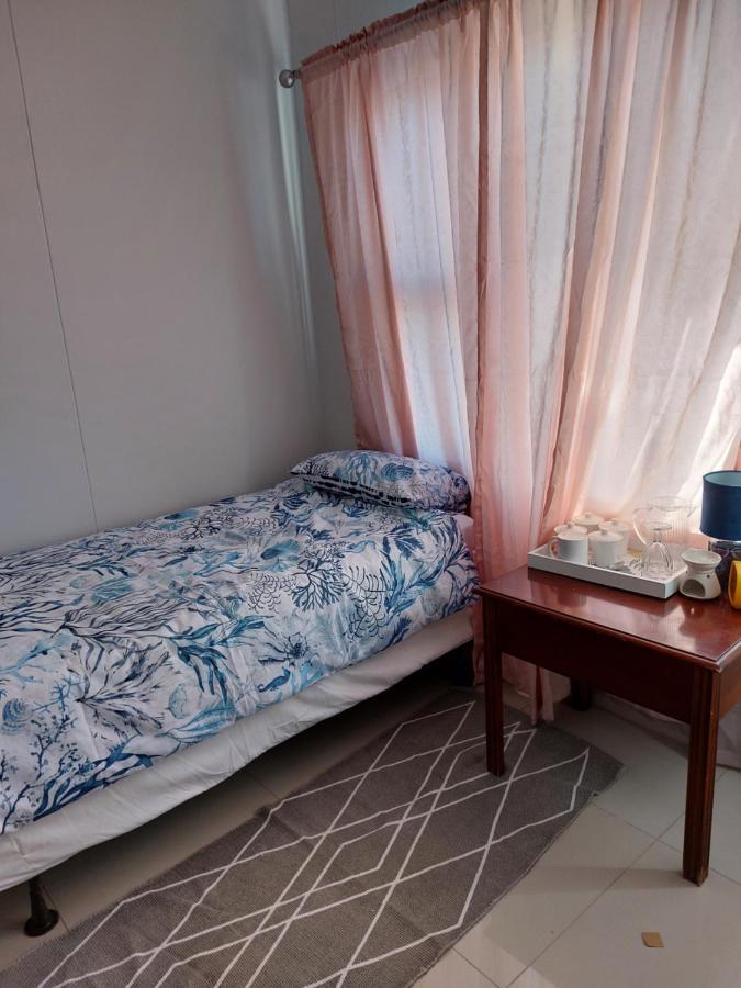Special Inn Bed And Breakfast Windhoek Ngoại thất bức ảnh