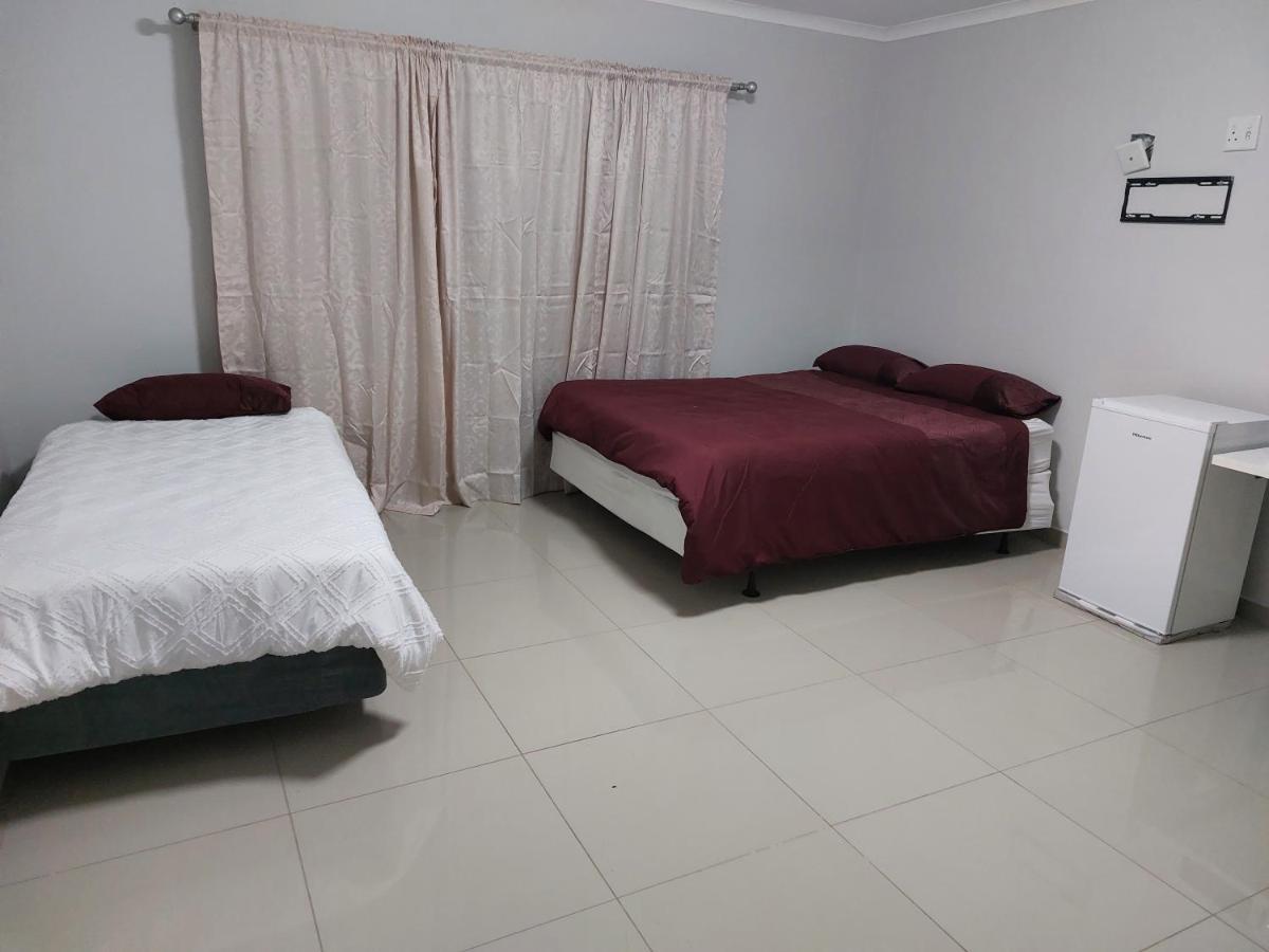 Special Inn Bed And Breakfast Windhoek Ngoại thất bức ảnh