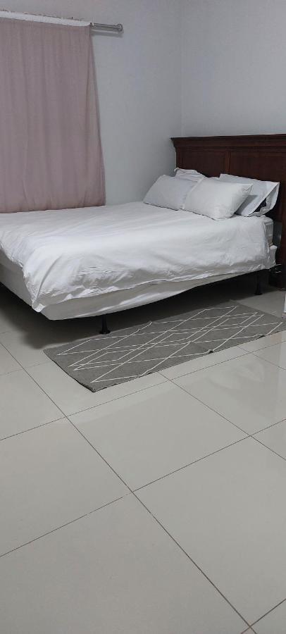Special Inn Bed And Breakfast Windhoek Ngoại thất bức ảnh